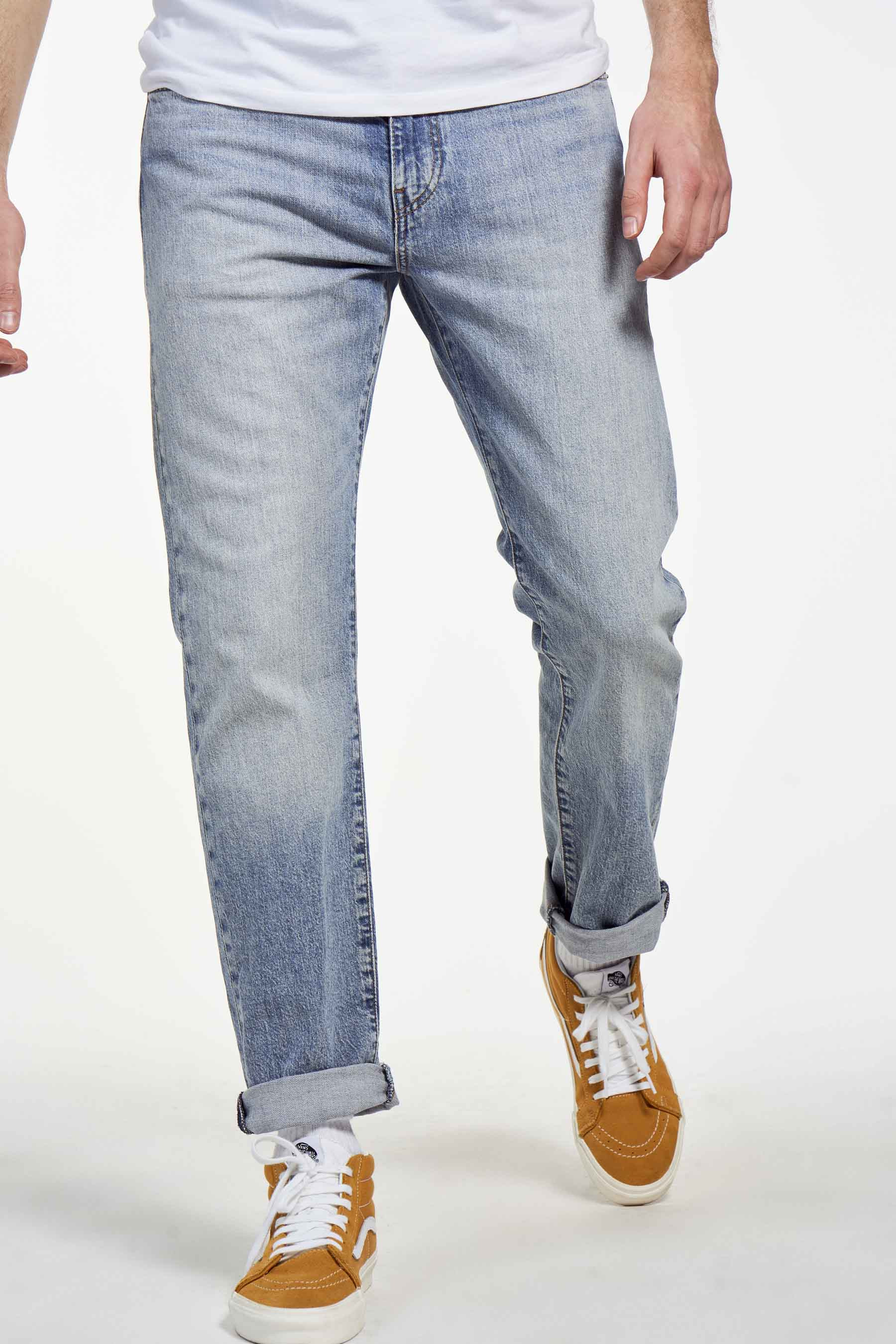 Tapered jeans